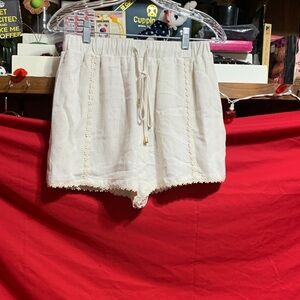 Size small Allie Rose Women's Cream Shorts with pockets